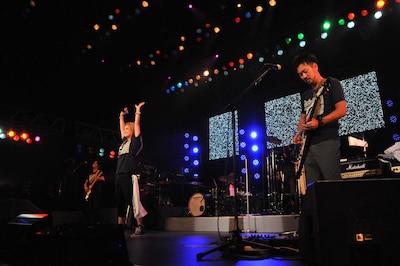 写真は9月29日のステージより。