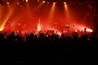 写真は9月20日のLIQUIDROOM ebisuでのライブの模様。