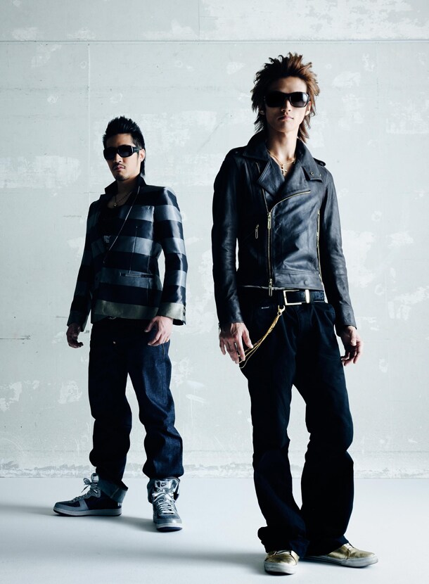 DJ KATSU（写真左）とMC TOC（右）、2人あわせてヒルクライムだ。