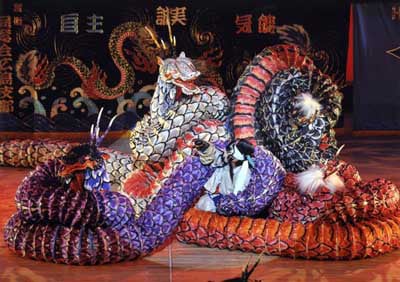 写真は広島県立加計高校芸北分校神楽部の舞台の様子。