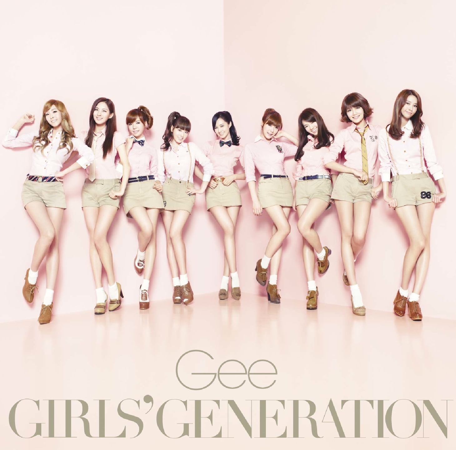 シングル「Gee」期間限定盤および通常盤ジャケット