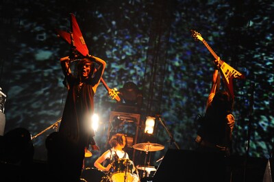 写真は10月2日の幕張イベントホール公演の様子。