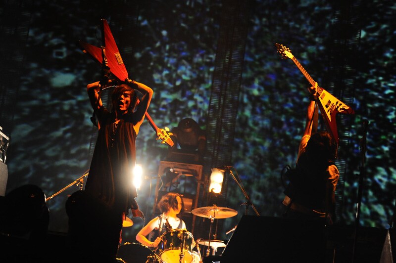 写真は10月2日の幕張イベントホール公演の様子。