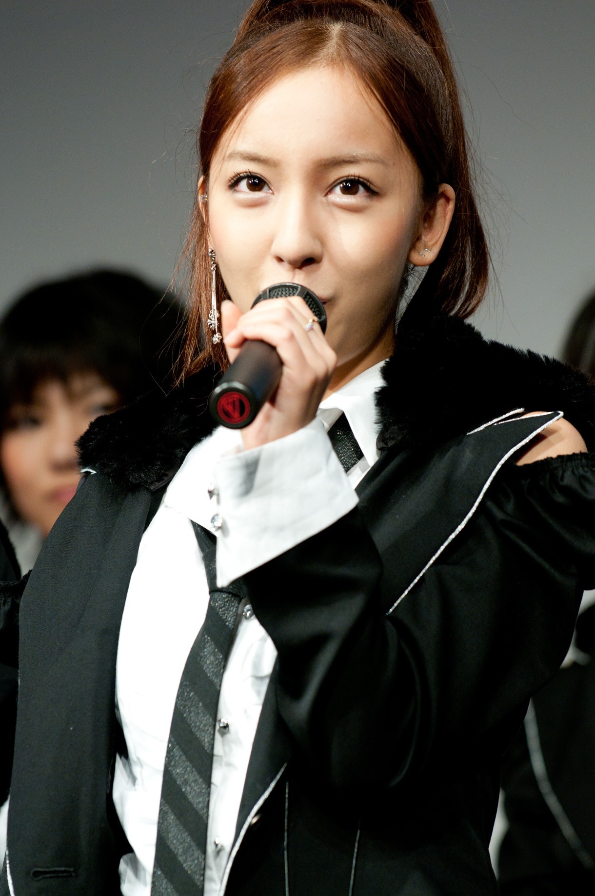 板野友美
