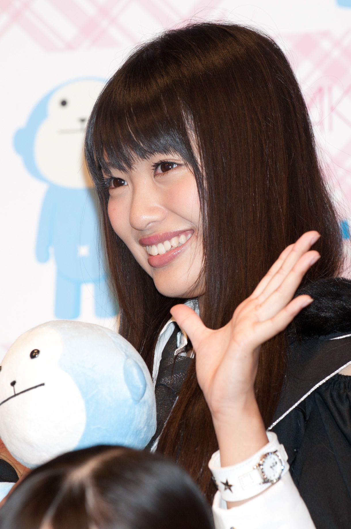 北原里英