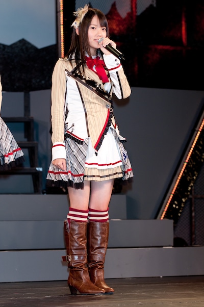 いきなり選抜メンバーに大抜擢された4期生・木本花音は、1997年8月11日生まれの13歳。