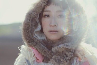 たむらぱんオフィシャルサイトでは、本日から「ラフ」のビデオクリップを公開中（写真はビデオクリップのワンシーン）。