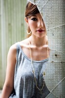 今週の人気の画像9位は「『今までとは違う私』谷村奈南8カ月ぶり新曲は本人作詞」より、谷村奈南の写真集「奈南」からのワンカット。