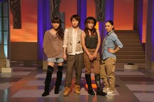 写真は10月1日、BS朝日の新音楽番組「Panasonic 3D MUSIC STUDIO」の初回ゲストとして制作発表に登場したSPEED。