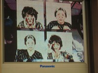 スマイレージの4人がおばあちゃんに。