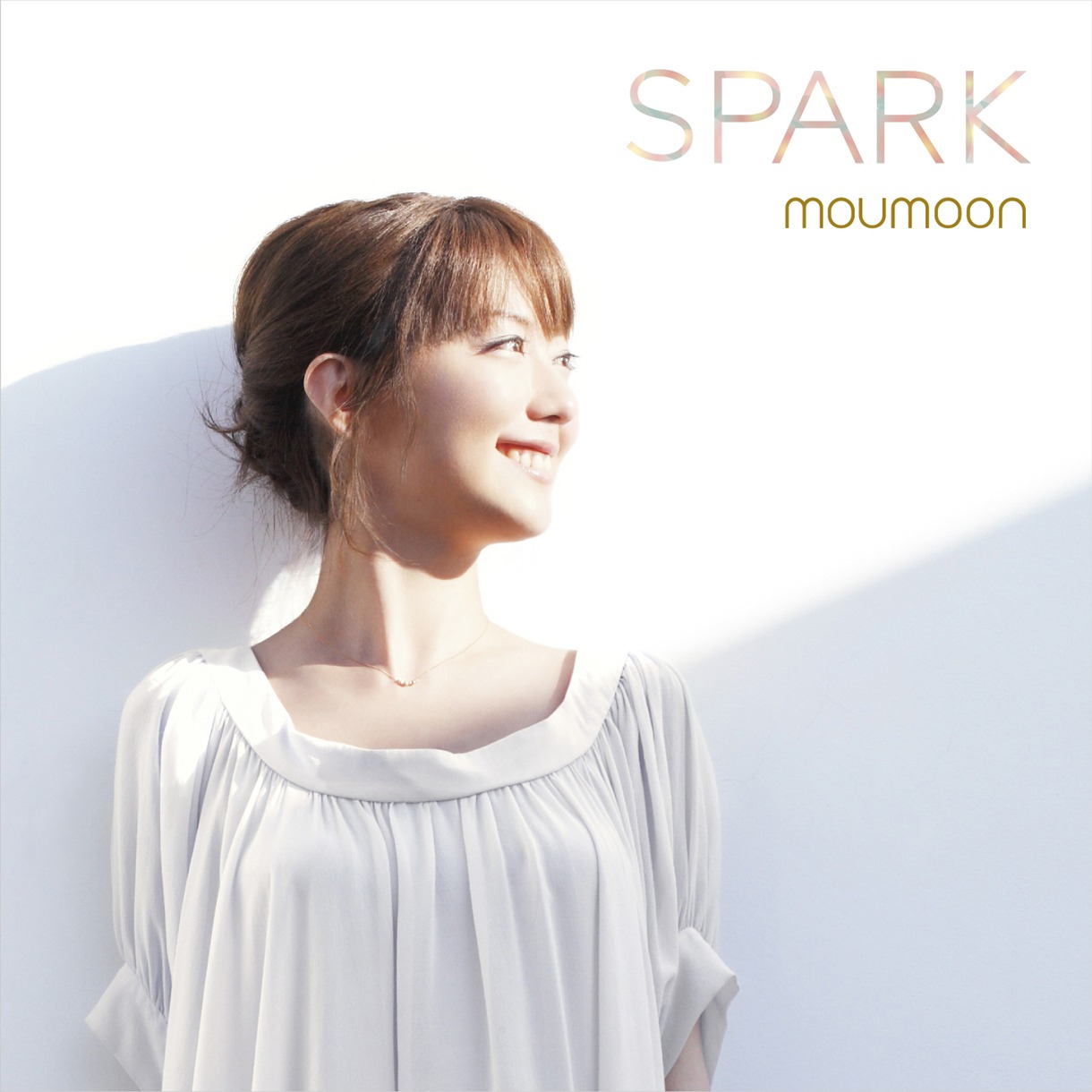 7月リリースのミニアルバム「SPARK」（写真）には「Sunshine Girl」など6曲を収録。
