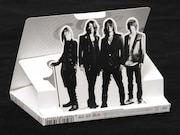 ニューアルバム「GLAY」初回限定盤は、外側ジャケットが組み立てられるスペシャルパッケージ仕様。