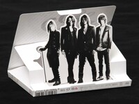 ニューアルバム「GLAY」初回限定盤は、外側ジャケットが組み立てられるスペシャルパッケージ仕様。