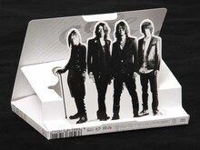 ニューアルバム「GLAY」初回限定盤は、外側ジャケットが組み立てられるスペシャルパッケージ仕様。