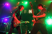 昨日10月7日、NICO Touches the Wallsは初のホールワンマンライブを渋谷C.C.Lemonホールにて開催。アンコールを含め19曲を熱演し、満員のオーディエンスを熱狂させた（写真は昨日のライブの模様）。