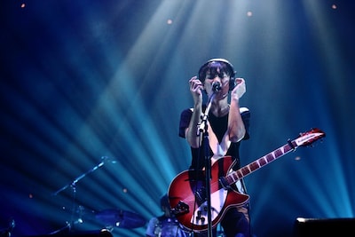 山口はアンコールで「チームサカナクションは本当に優秀で。こういう風に（自分達の音楽を）表現できて感無量です。また武道館でやるわ」と宣言した。