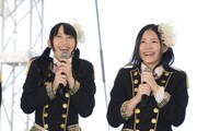 写真左から松井玲奈、松井珠理奈。