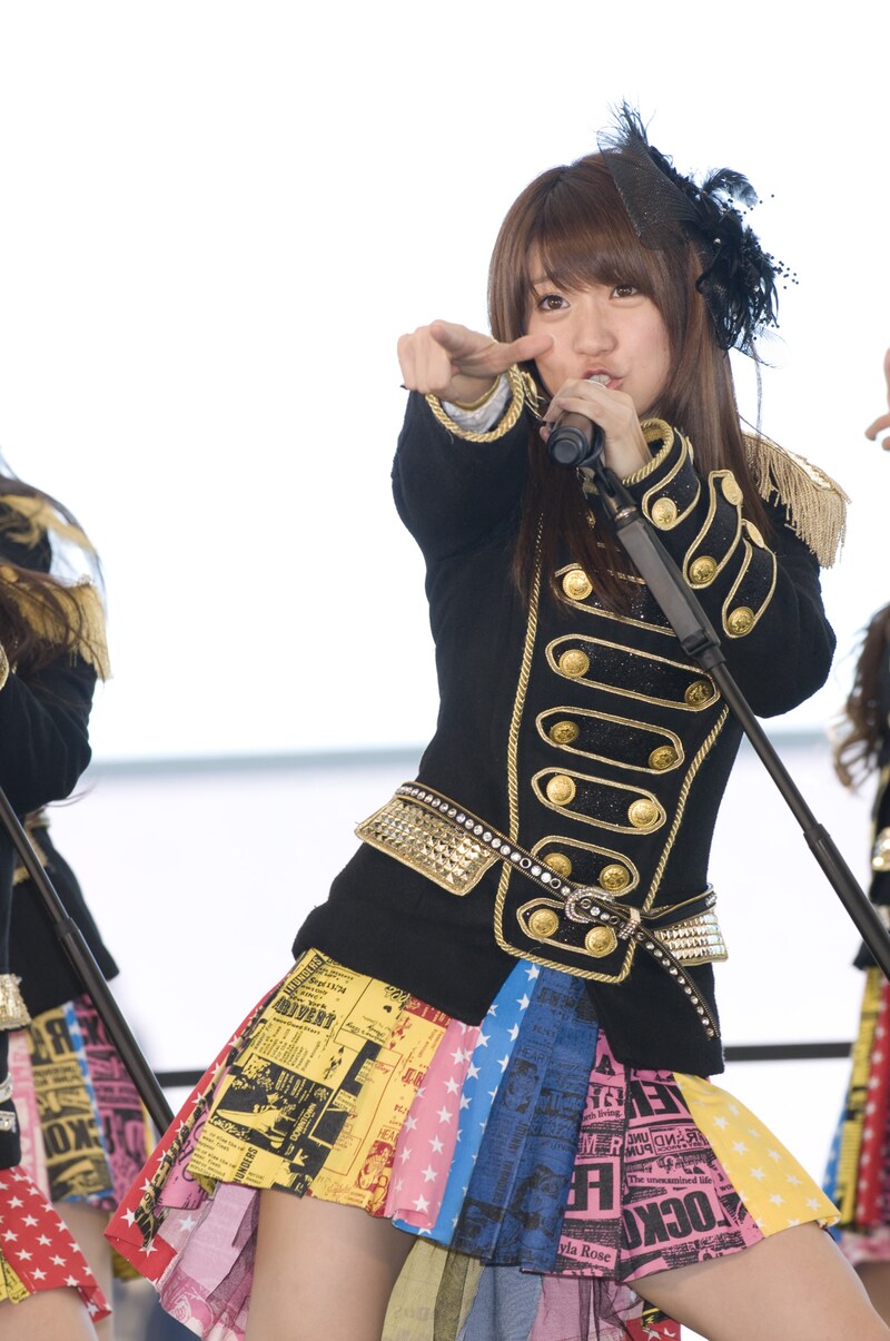 大島優子(写真はシングル「ヘビーローテーション」発売記念イベントより)