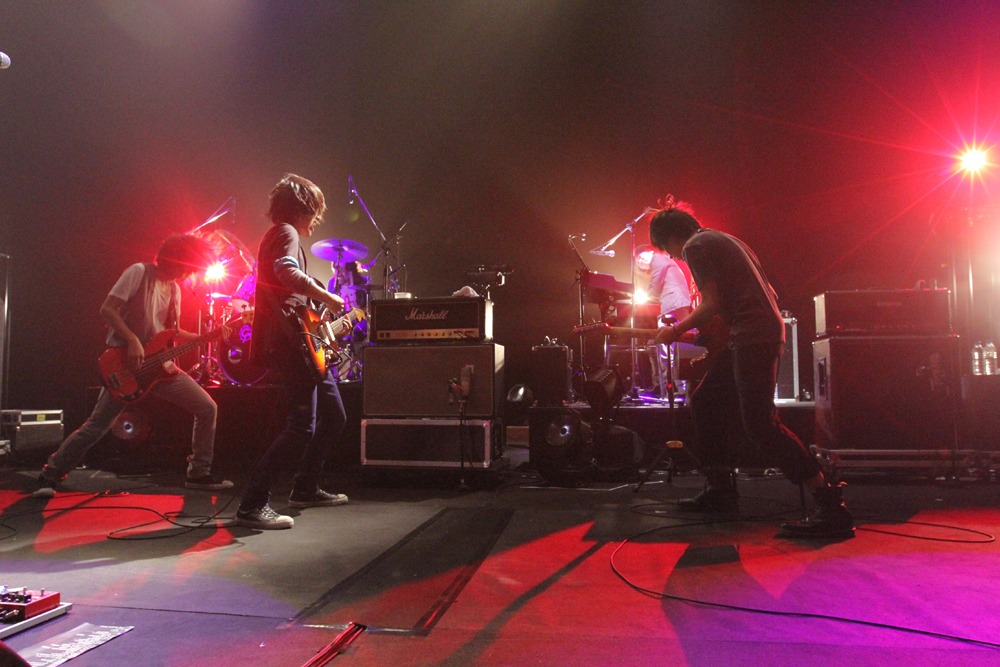 NICO Touches the Walls