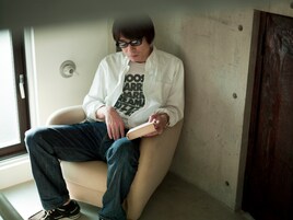 YO-KING、新作エピソードと“人生を楽しく過ごす秘訣”公開