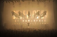 本日スタートのツアーは、「LOUD PARK 10」を挟み追加公演を含め10公演が予定されている。