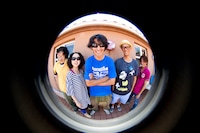 smorgas公式モバイルサイトも近日オープン予定。