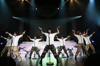 パワフルなパフォーマンスで腐王たちを魅了した腐男塾。