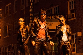 ギターウルフ「宇宙戦艦ラブ」携えスペースツアーへ