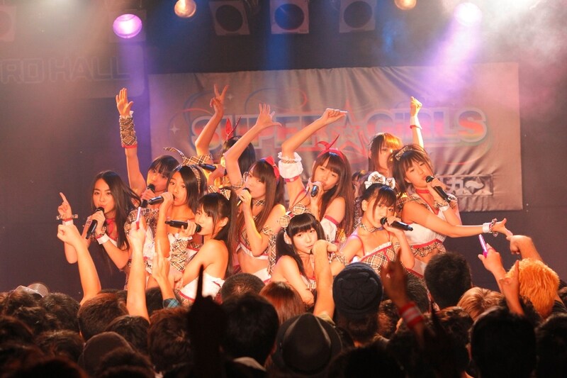 パワフルなパフォーマンスでファンを魅了したSUPER☆GiRLS。