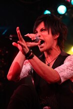 左迅（Vo） （写真：平沼久奈）