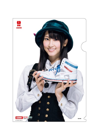 SKE48オリジナルクリアファイル（絵柄は松井玲奈）。(C)SKE48