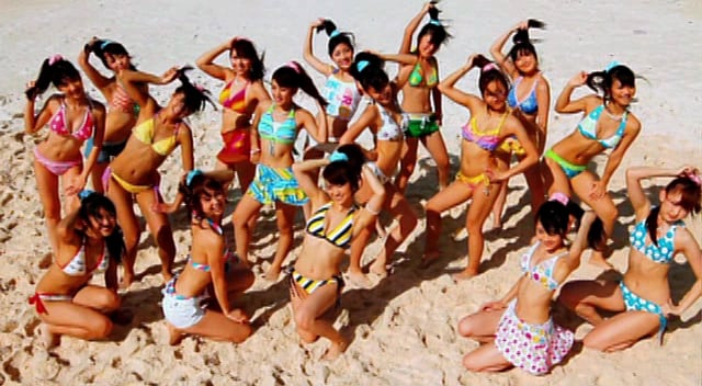 「ポニーテールとシュシュ」ビデオクリップのワンシーン。