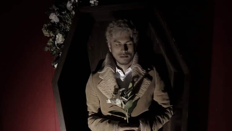 歌バカここに眠る 平井堅 アイシテル 衝撃pv完成 音楽ナタリー 歌バカここに眠る 平井堅 アイシテル 衝撃pv完成 音楽ナタリー