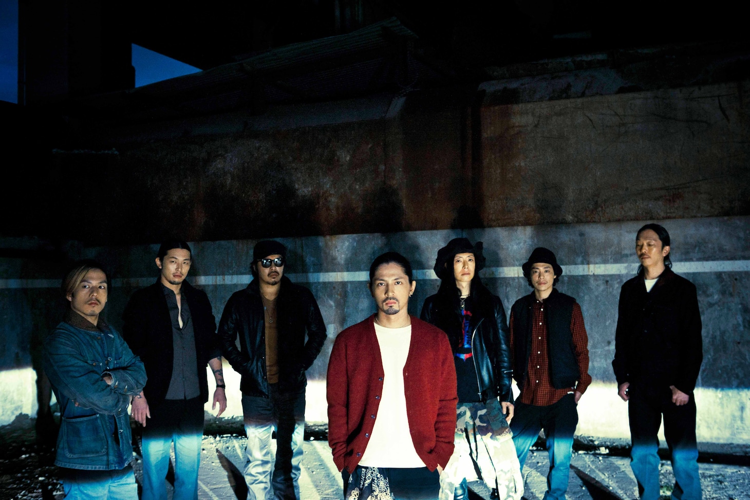 写真はDragon Ash。右から3番目がIKUZONEこと馬場育三。