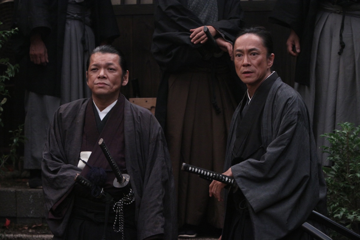 写真は「龍馬伝」最終回の1シーン。写真左がSION演じる渡辺篤、右が中村達也演じる佐々木只三郎。