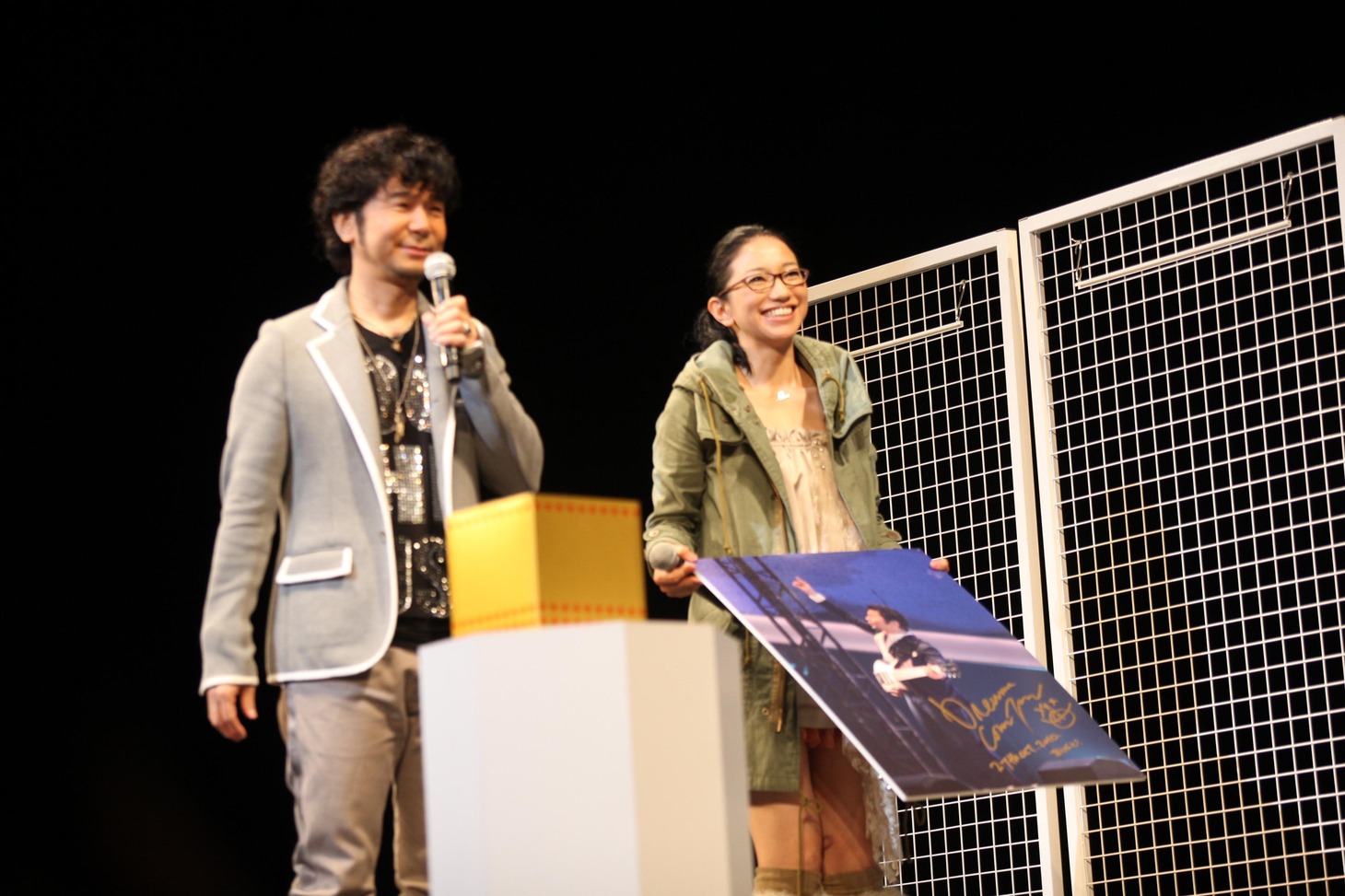 ファンミーティングに出席した中村正人（写真左）と吉田美和（写真右）。