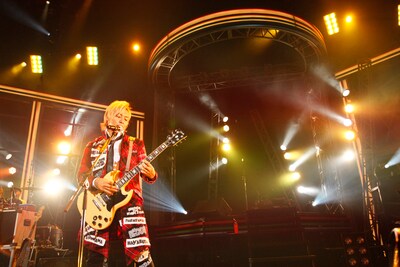 ツアーは戸田市文化会館から日本武道館まで、10公演にわたって行われる。