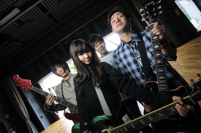 新メンバーHiromu（写真左）が加入したSpecialThanks。