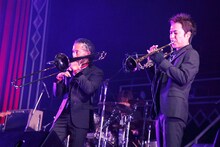 北原雅彦（写真左/Tb）、NARGO（写真右/Tp）