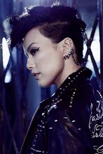 “Rockstar Steady”を結成する相川七瀬。