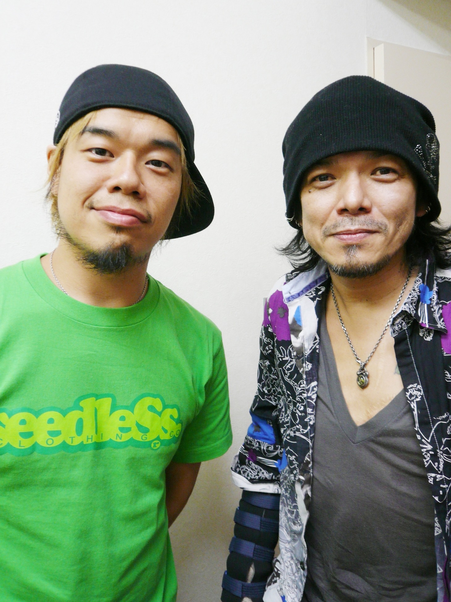 写真は左からTAKUMA、SION。