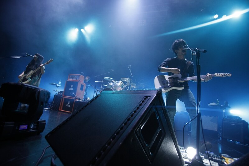 写真は「凛として時雨 TOUR 2010 "VIRGIN KILLER"」新木場STUDIO COAST公演の模様。