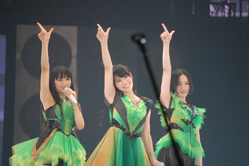 今週の人気の画像1位は「Perfume東京ドーム公演速報!アジア音楽祭にも出演決定」より、Perfume。