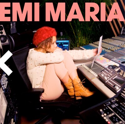 ミニアルバム「cross over」（写真）には、11月10日に発表される新曲「Nobody Like You」など配信シングル3曲を含む7曲が収録。