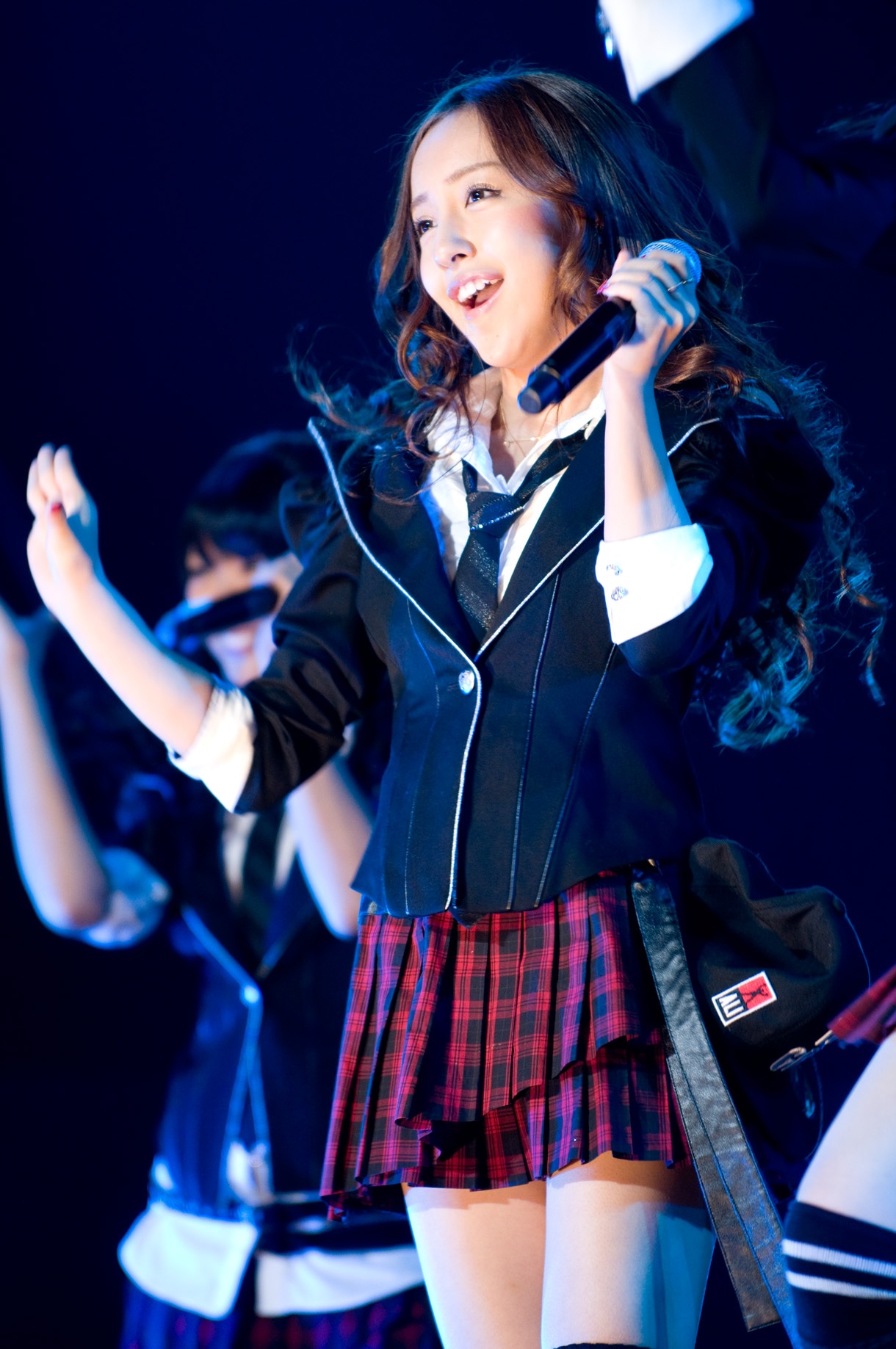 板野友美