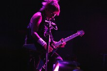 VAMPSの最新アルバム「BEAST」はチリでも発売され、音楽チャートで4位を記録する快挙を達成している（写真はK.A.Z）。