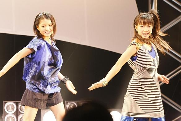 川島海荷（写真左）、村田寛奈（写真右）
