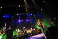 写真は昨日のSHIBUYA-AX公演の模様。