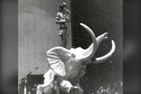 写真は「ロック誕生 The Movement 70's」より、フラワー・トラベリン・バンドのパフォーマンス。/ (C) 2010「ロック誕生」Partners