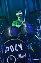 タイトなドラムはもちろん、MCでも大活躍したヤノ（Dr）。